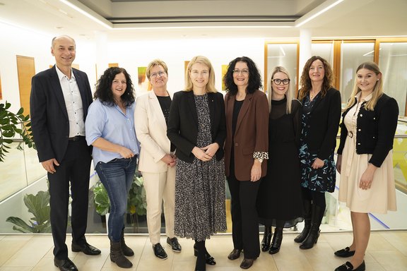 Frauen_in_der_OÖVP_Gruppenfoto_1.jpg